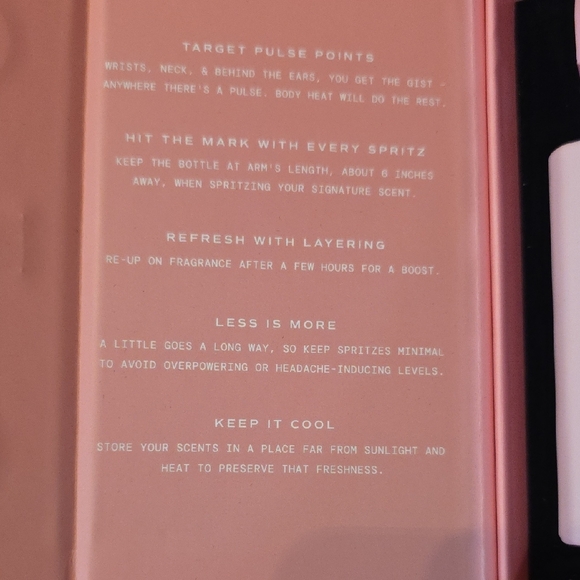 Pink Extrait de Parfum - Picture 4 of 9